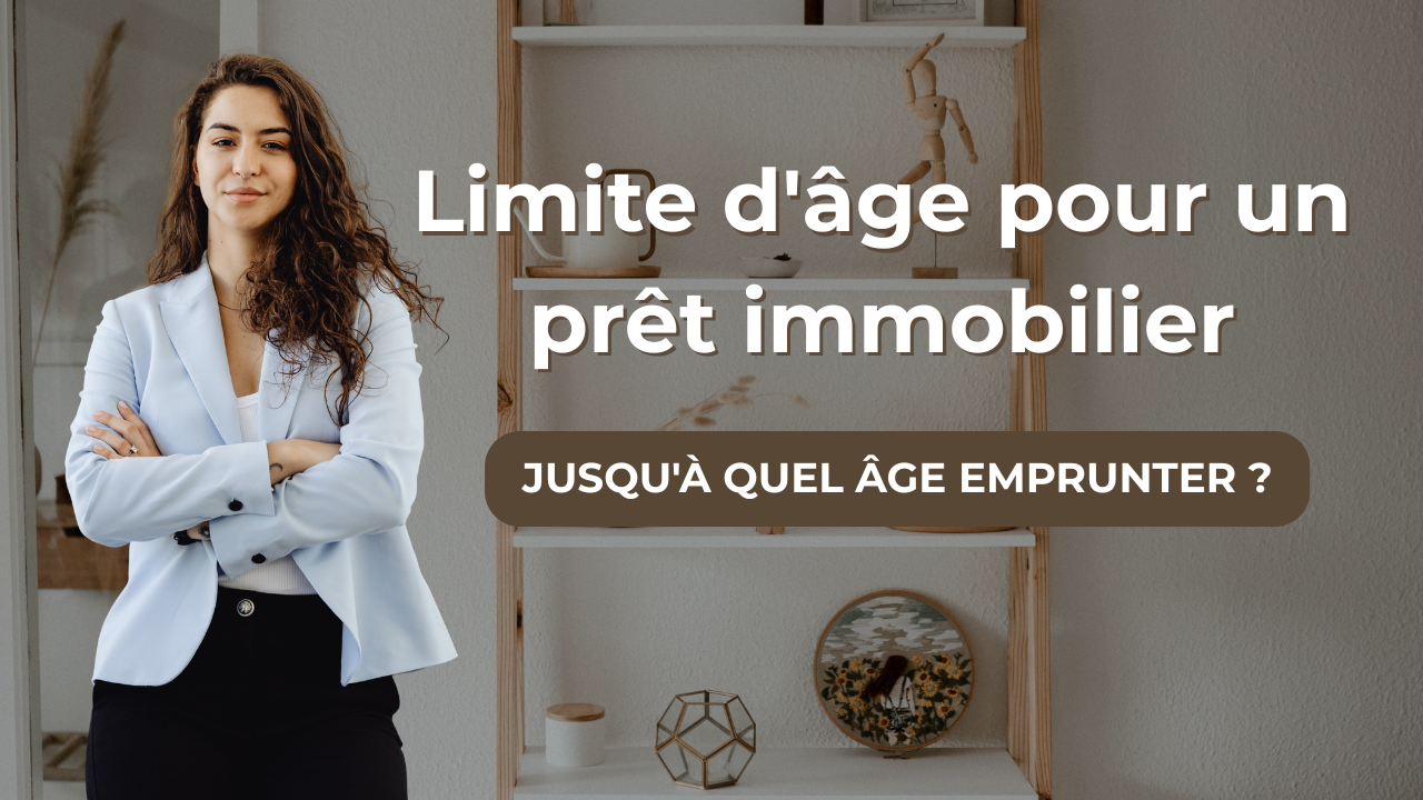 Conseillère en financement immobilier présentant des solutions de prêt à un couple senior