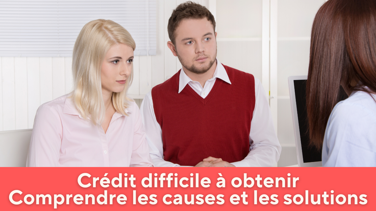 Conseiller bancaire analysant un dossier de crédit avec un couple afin d'évaluer leur capacité d'emprunt et leur solvabilité avant une décision de financement.