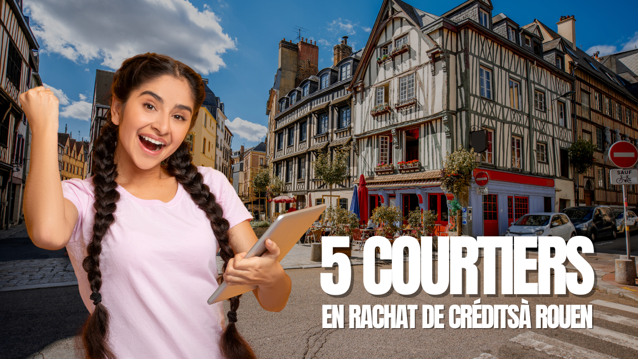Personne consultant un comparatif de courtiers en rachat de crédits à Rouen