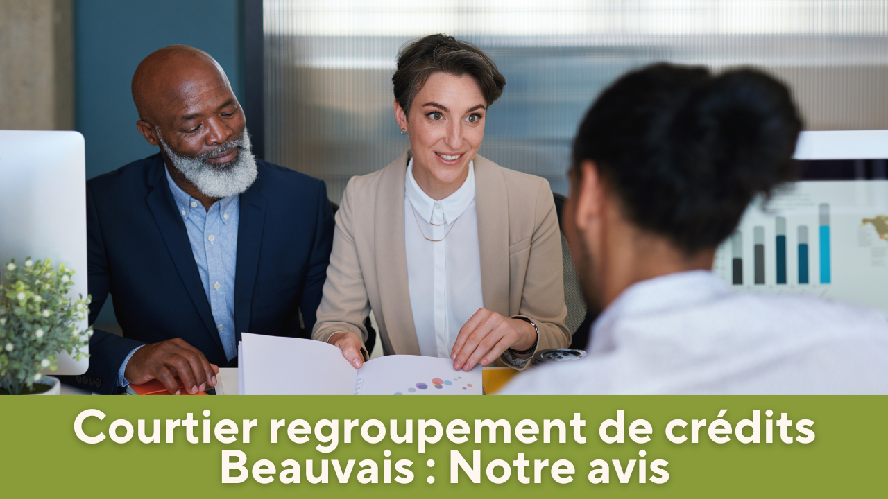 Couple préparant un dossier de regroupement de crédits avec un conseiller à Beauvais
